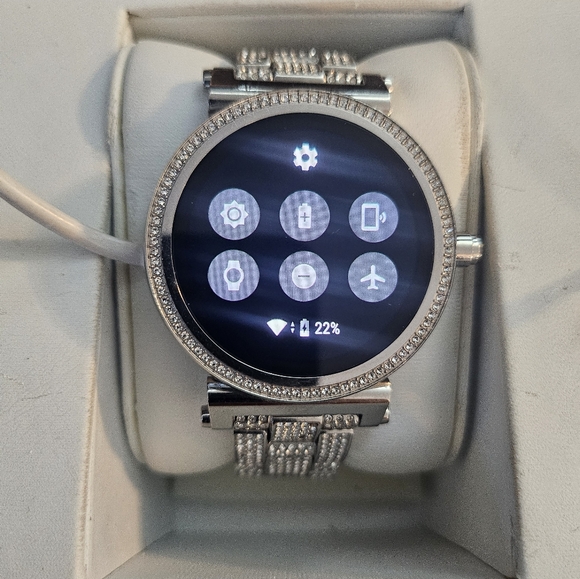 Michael Kors  Acces - Picture 10 of 10